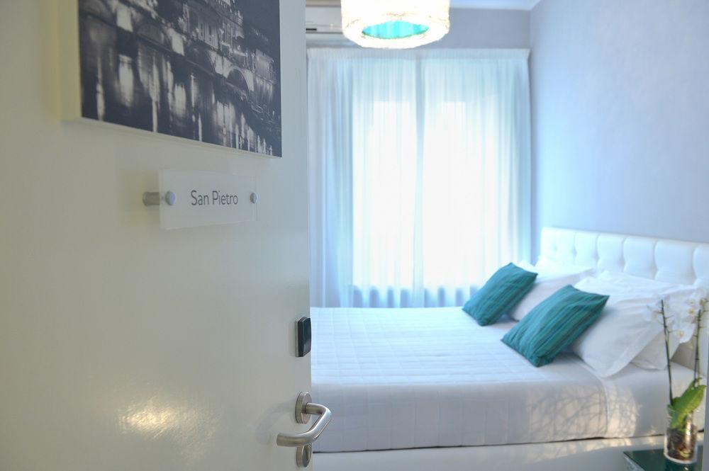 Bed and Breakfast B-Cool (Adults Only) Рим Екстер'єр фото